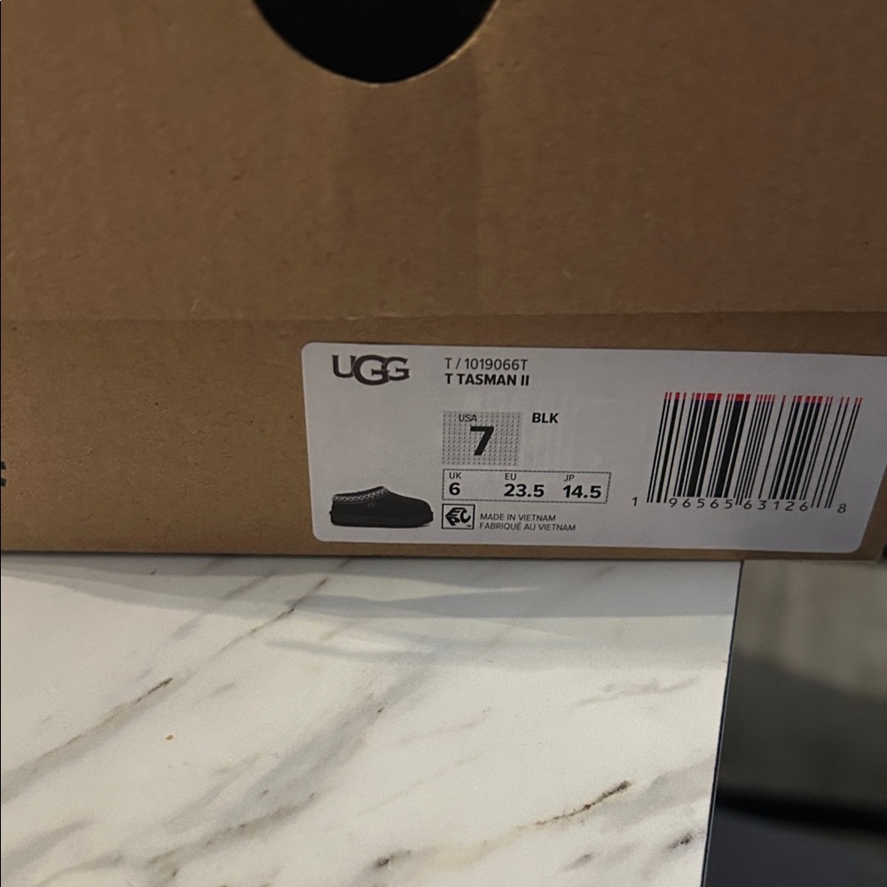 UGG Tasman II in Black